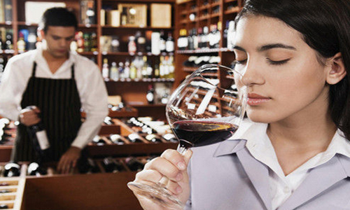 如何區分原瓶與灌裝葡萄酒